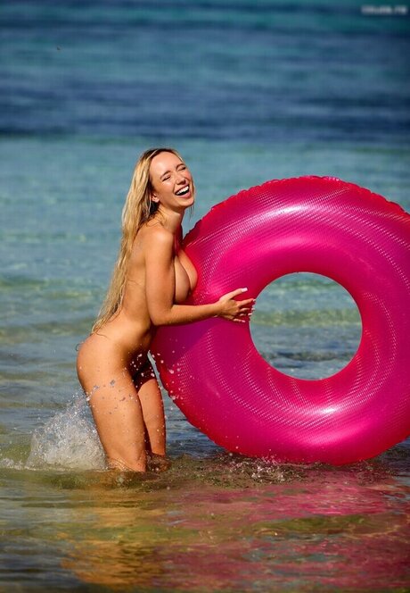 Nicole Marrone nacktheit schöne bilder