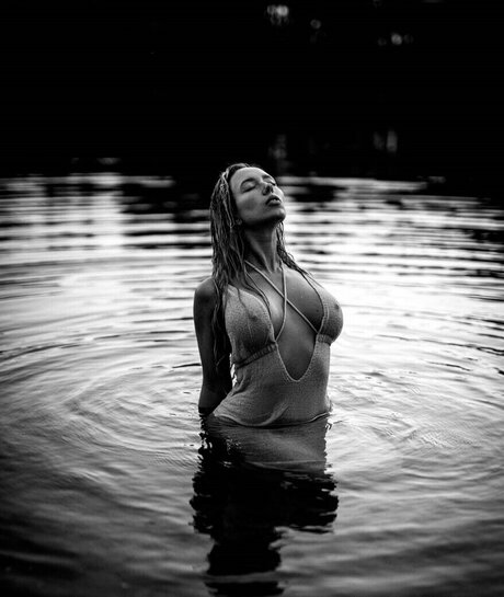 Nicole Marrone perfekte kunst bild