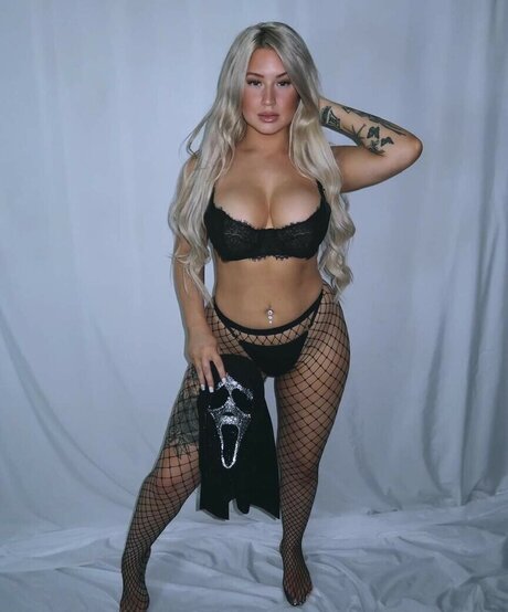 Stepbackbarbie pornostar nackten galerie