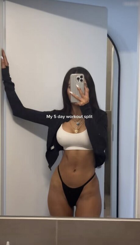 Merve zkan exklusive pornografische galerien