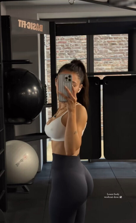 Merve zkan porno kostenlose fotos