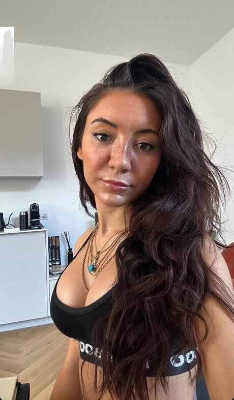 dunkle brustwarzen onlyfans kunst schöne fotos