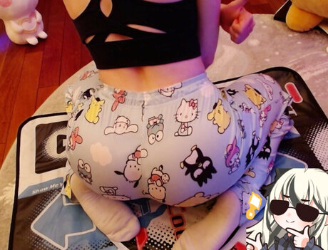 Mello Mutinus nackt sexy galerien