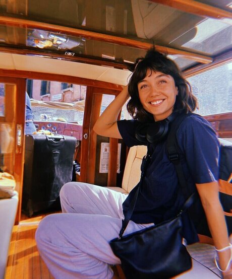 Sydney Chandler schauspielerin xxx fotos