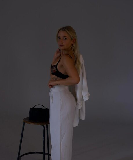 fitnessstudio-influencer onlyfans nacktheit akt galerien