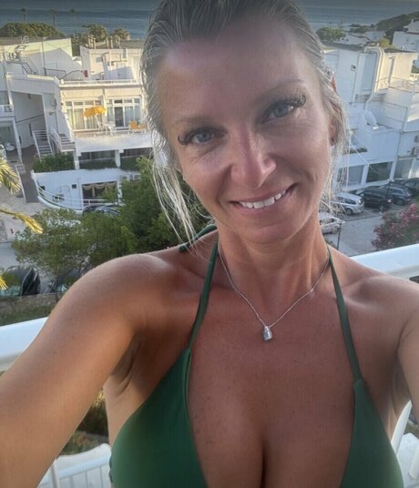 Mariamaria babes top hübsche bild