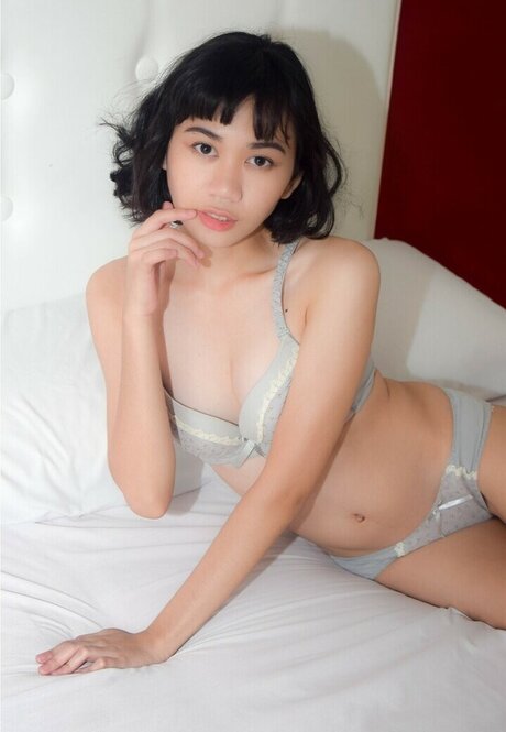 Muomi Ru exklusive nackt fotos