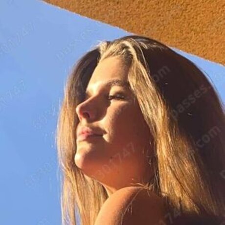 Maeve Tomalty top schöne foto