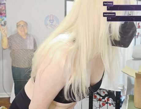 MegalodonVT pornostar heiße bild