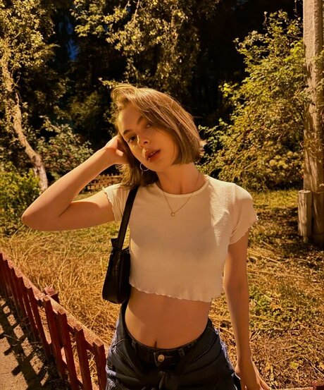 Polina Karpenko top nackt foto