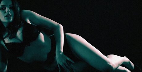 Anne Menden pornostar heiße bilder