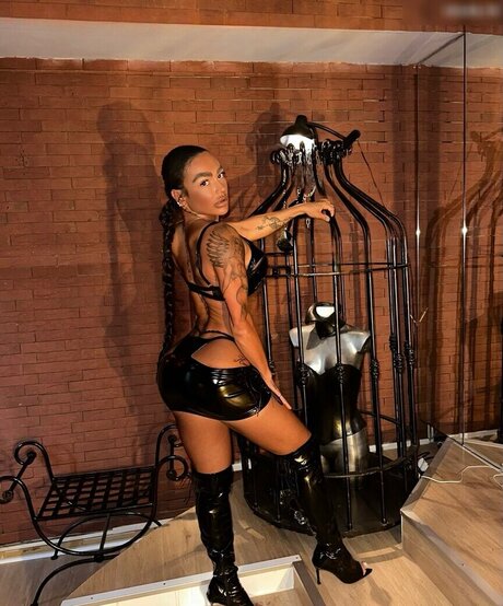 Anny Marry top sexy bild