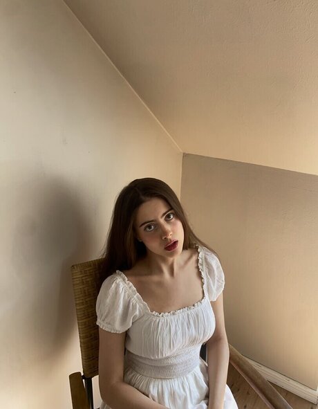 Dorozea model akt bild