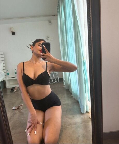 Rachel Sharma porno sexy fotos