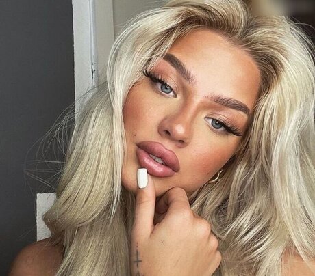 Elaine Victoria sexy nackten galerie