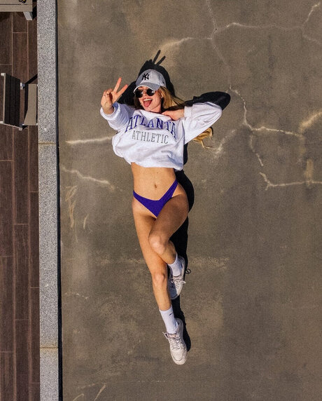 Lina D ren pornostar kunst galerie