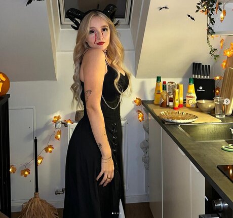 MinusElf pornostar nackten foto