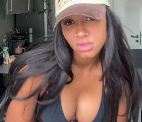 Shaggy Baggy pornostar nackte bilder