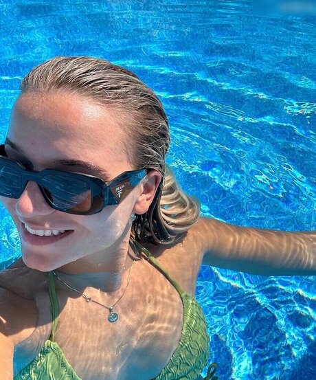 Alina Wachinger model schöne galerien