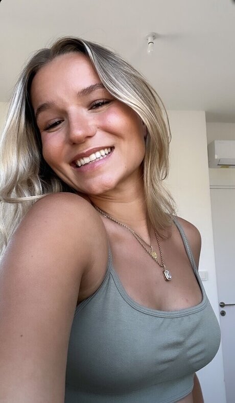 Alina Wachinger erotische nackten galerie