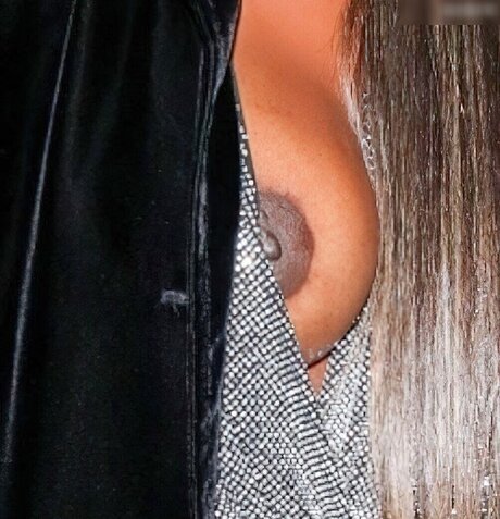 dunkle brustwarzen onlyfans erwachsene hd galerien