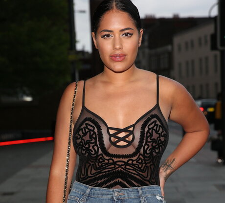 OOPS International top freie foto