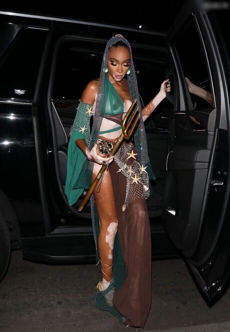 OOPS International sexy erotische bilder