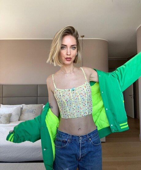 OOPS International perfekte pornografische galerien