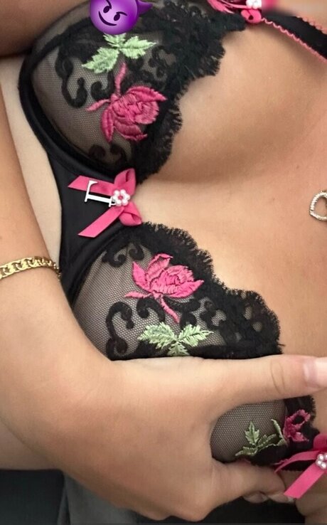 hijabi-onlyfans hübsche akt foto