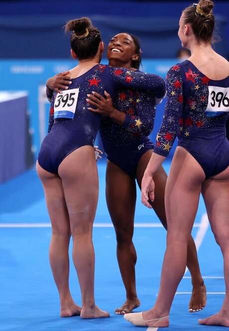 Suni Lee pornostar exklusive bild