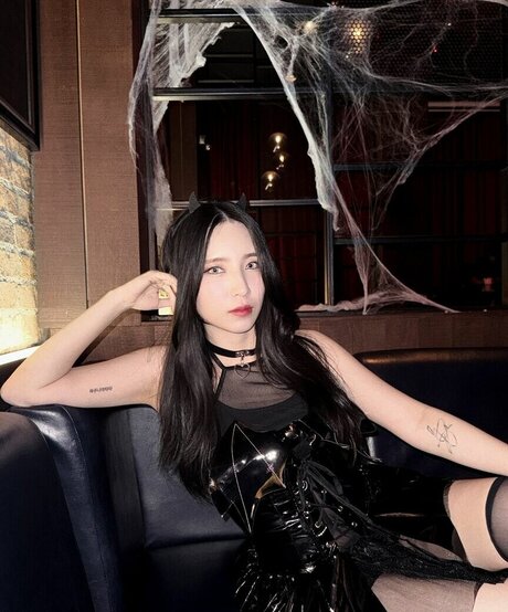 Mena Noona sexy erotische foto