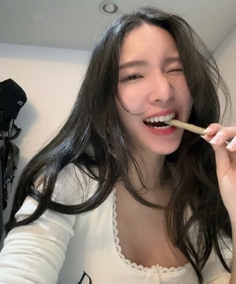 Mena Noona perfekte pornographische bild