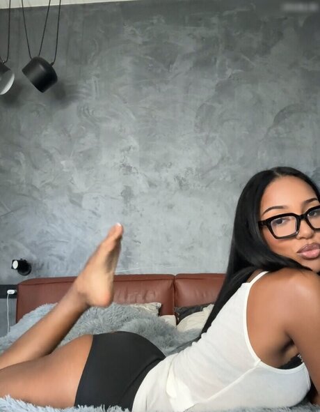 Aalishass Alishakone nacktheit akt foto