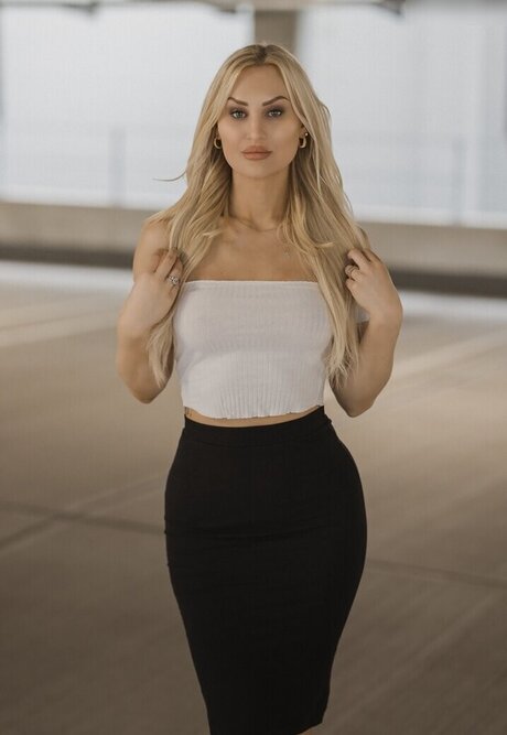 blonde natürliche onlyfans erotische hübsche galerien