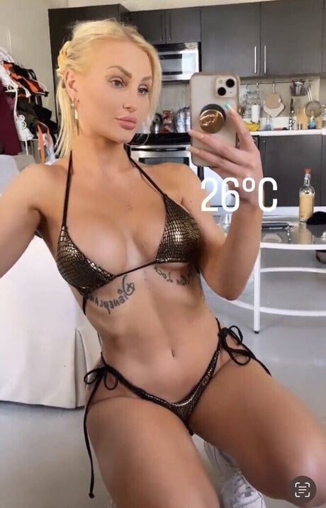 Giulie Hope Santana freie erwachsene bilder