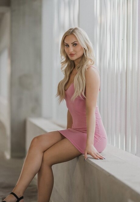 Giulie Hope Santana exklusive schöne galerie