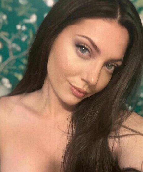 dünne ebenholz-onlyfans heiße porno bild
