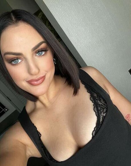 Lucy Lotus Profilbild