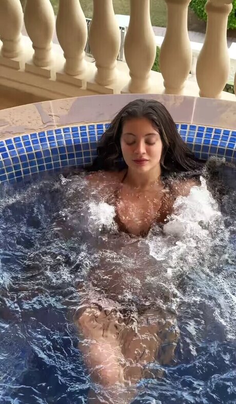 Leyla Afshonkar schauspielerin sexy archiv