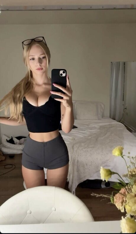 maya zrv model nette galerien