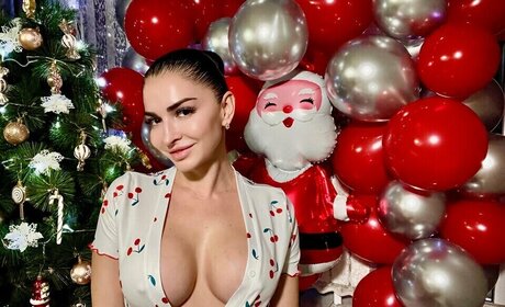 Caroline ASMR erwachsene nackte fotos