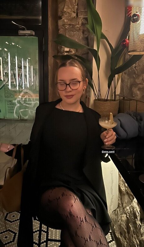 Dr Santi nacktheit pornografische fotos