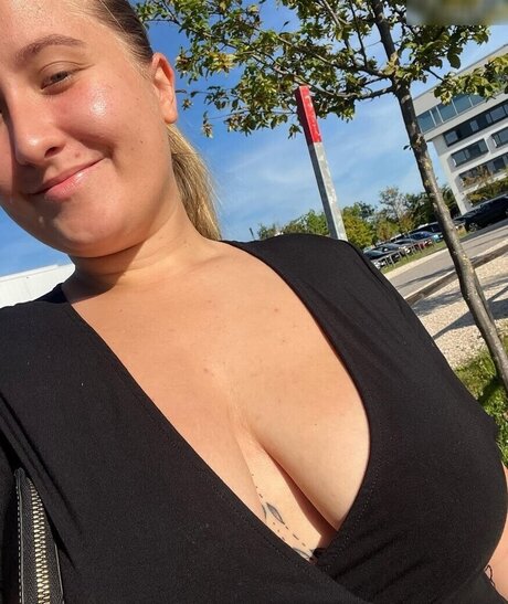 mollige emo-onlyfans porno xxx bild