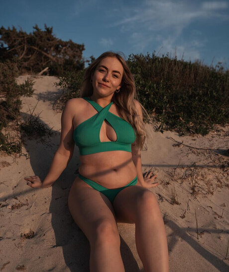 Carina Spoon sexy top galerie