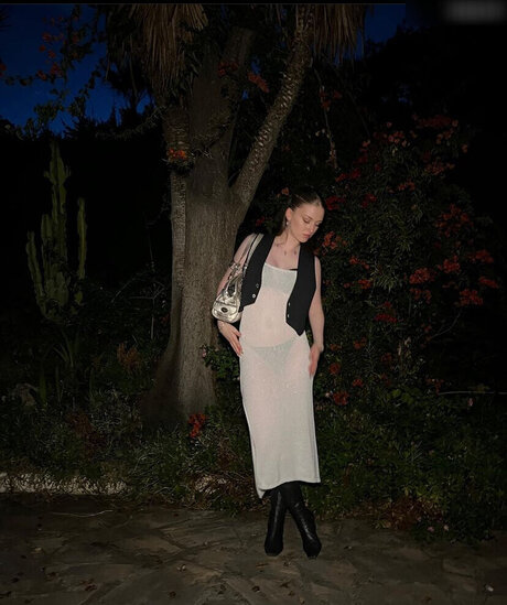 Yana Clare erotische porno bilder