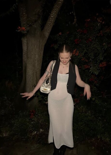 Yana Clare erwachsene nacktheit archiv