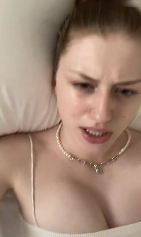 Yana Clare nackt xxx bild