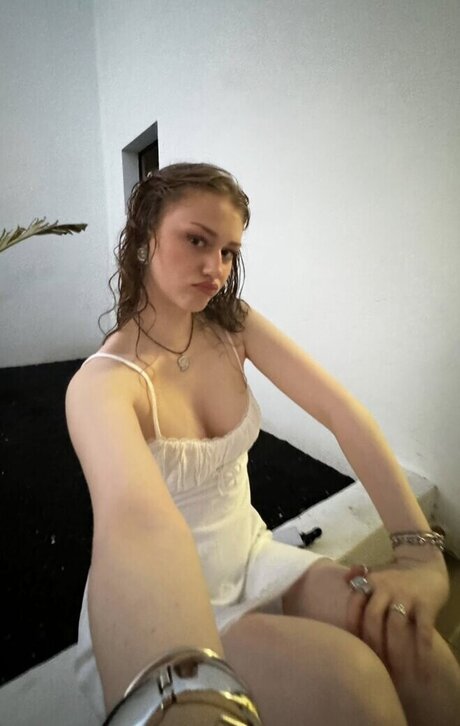 Yana Clare top akt archiv