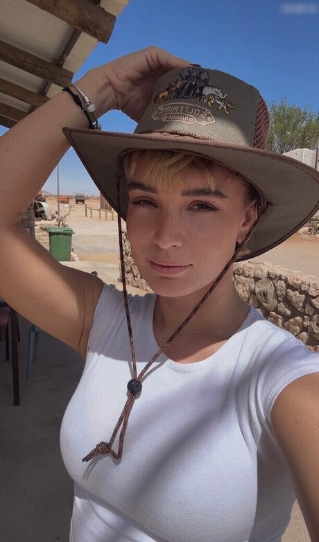 Julia R mmelt erotische pornographische bild