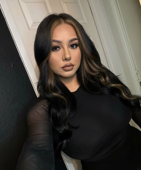 airiamoxo model akt foto